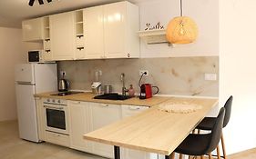Sophie Studio - Top Center, Cozy & Work-Friendly Near Aubg, Free Streaming Platforms